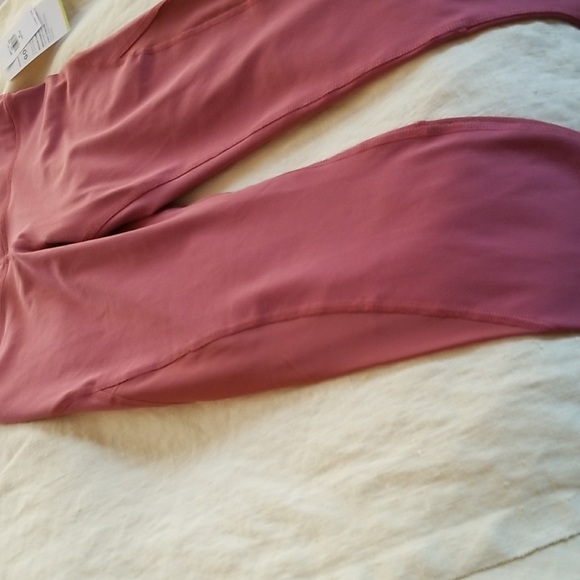 OldNavy Elevate Legging, Med Petite - Picture 2 of 7